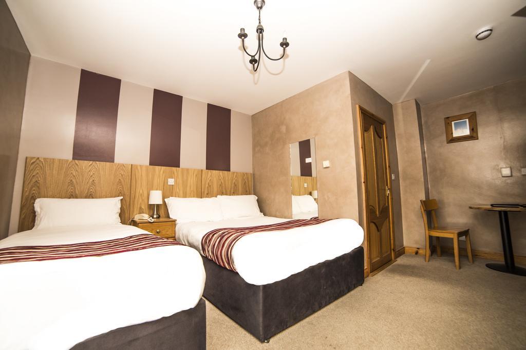 The Frontier Hotel Bridgend 객실 사진