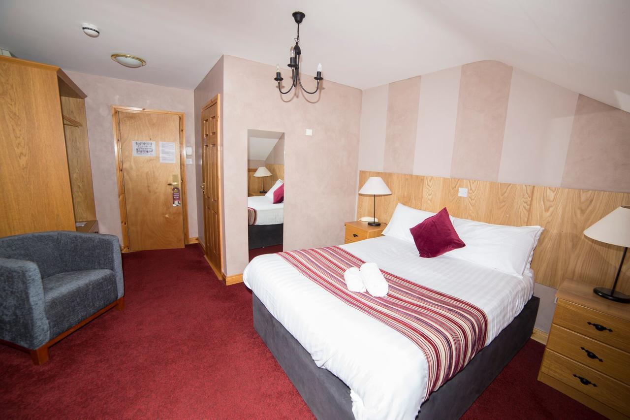 The Frontier Hotel Bridgend 외부 사진